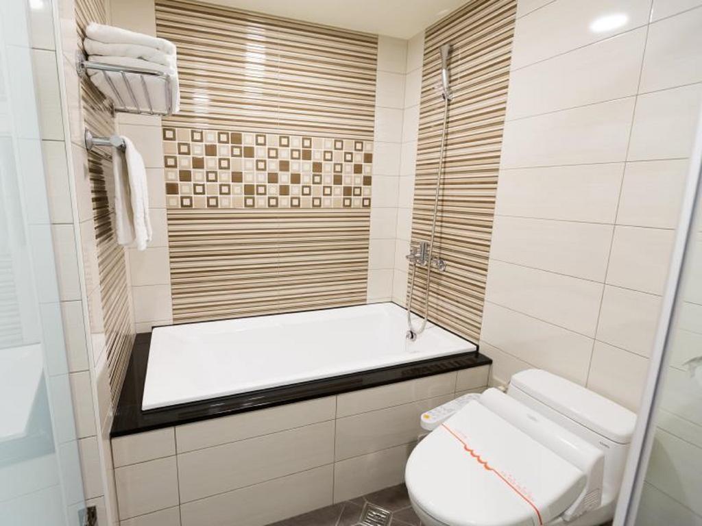 Sun Hotel Kaohsiung Bagian luar foto